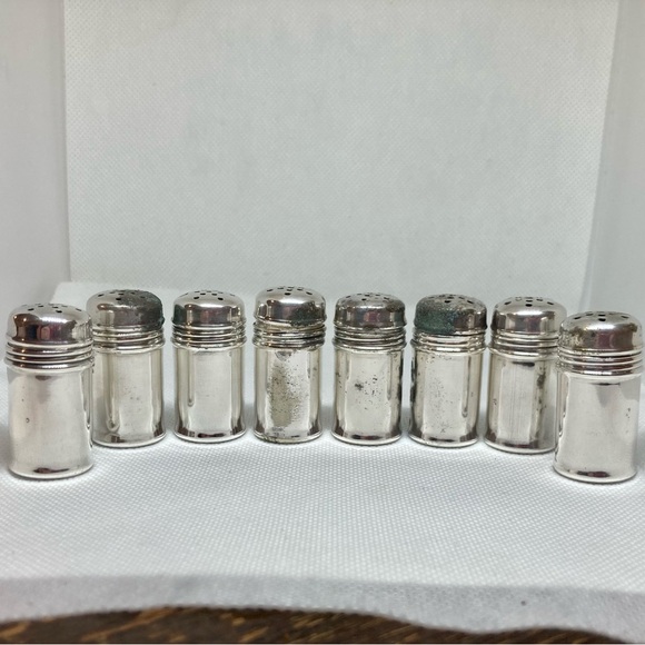 Set of 8 Silver Plated W.M.Co #4 Personal Salt and Pepper Shakers Vintage - Picture 5 of 16